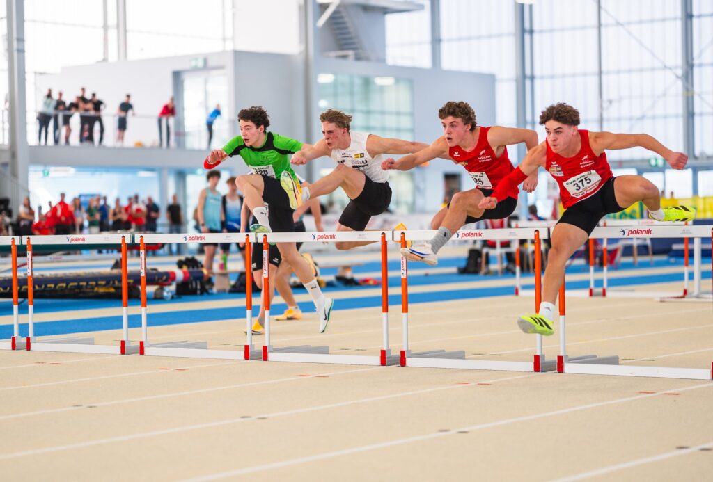 Lucas Gschier bei den ÖM U18 im Hürdenlauf